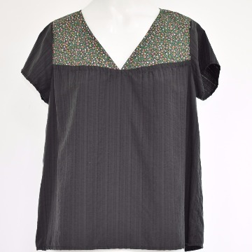 Blusa Cléo Floral Preta