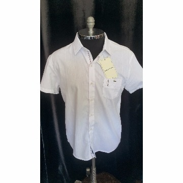 Camisa branca de botao manga curta scaven P