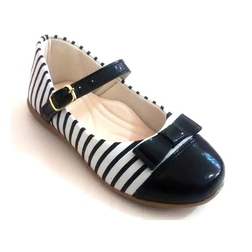 sapatilha preta de criança