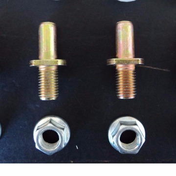 PRISIONEIRO + PORCA COROA TITAN 125 (4 PRIS + 4 PORCAS) KIT 8 PCS EVOLUTION